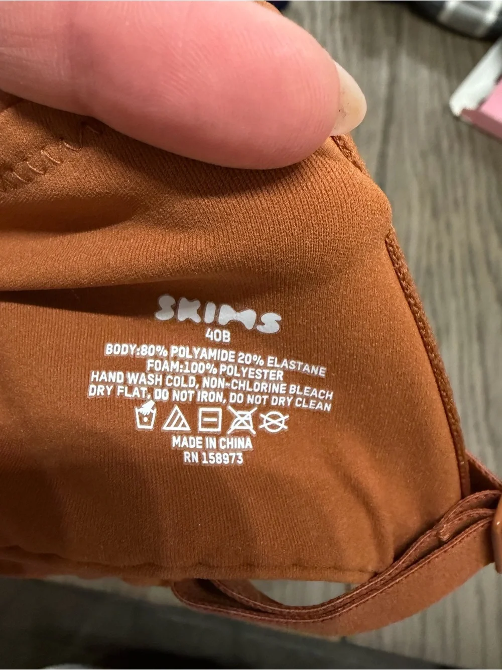 Skims Fits Everybody Plunge Bra, 40B - Picture 4 of 6